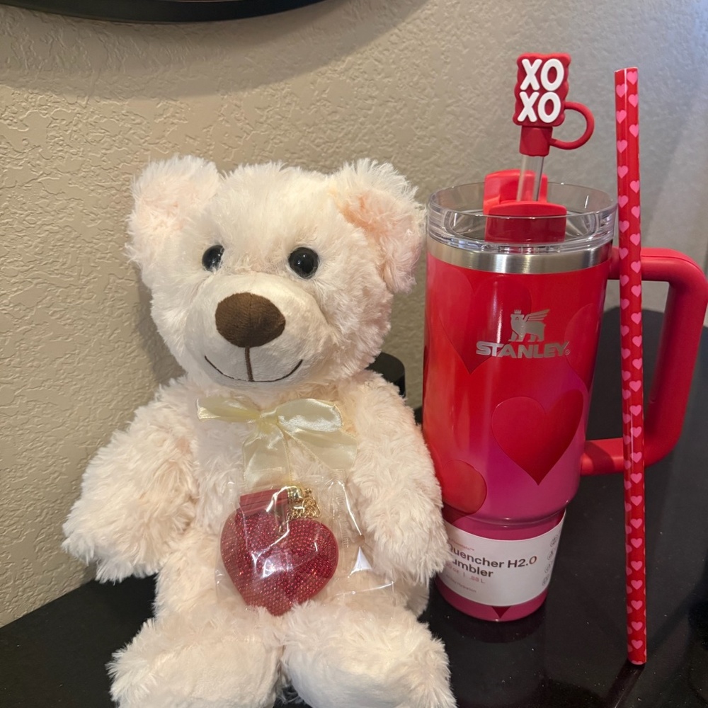 💘 Stanley Love Tumbler with Topper 30 oz /Extra Straw / Teddy/ KeyChain